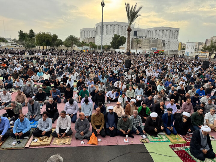 تصاویر/  نماز عید سعید فطر بندرعباس 1405