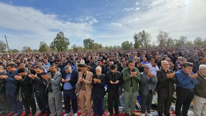 تصاویر/ اقامه نماز عید سعید فطر در زاهدان