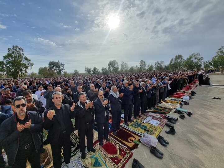 تصاویر/ اقامه نماز عید سعید فطر در زاهدان