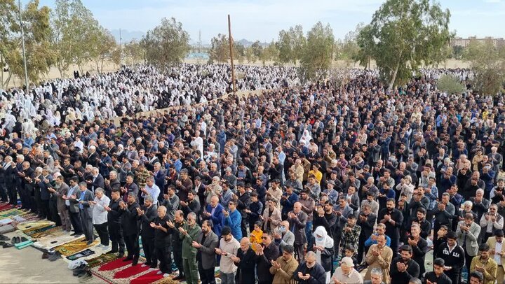 تصاویر/ اقامه نماز عید سعید فطر در زاهدان