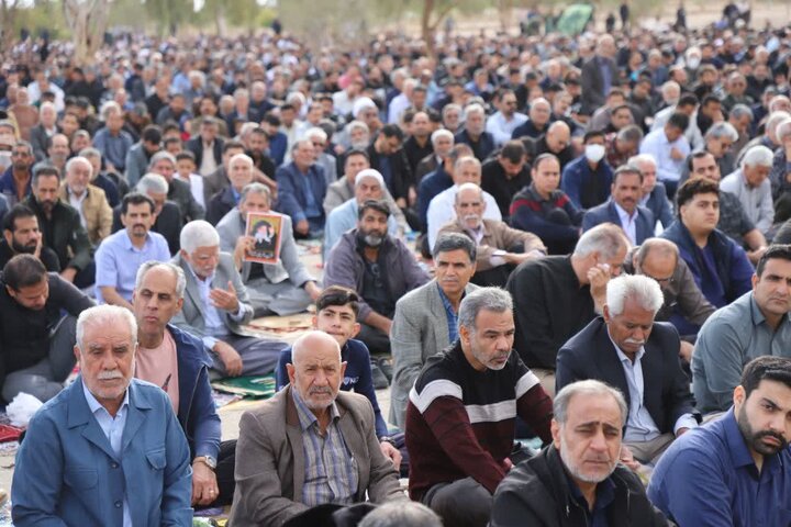 تصاویر/ اقامه نماز عید سعید فطر در زاهدان