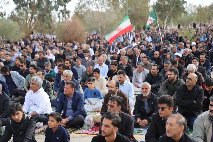 تصاویر/ اقامه نماز عید سعید فطر در زاهدان