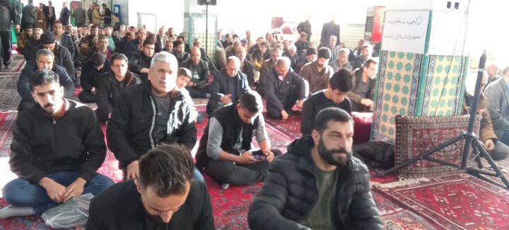 تصاویر/ نماز عید سعید فطر درجوشقان قالی