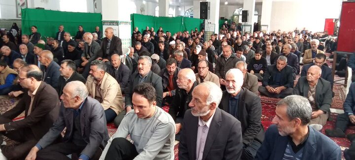 تصاویر/ نماز عید سعید فطر درجوشقان قالی