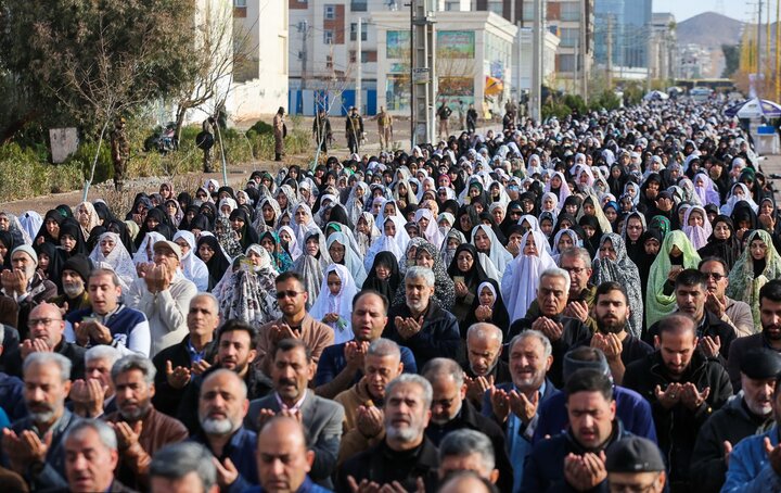 تصاویر/ نماز عید سعید فطر در پرند