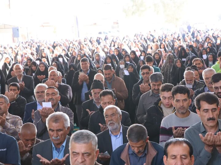 تصاویر/ اقامه نماز عید سعید فطر در شهر زید آباد