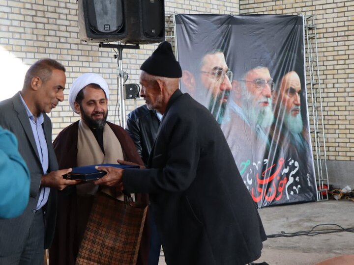 تصاویر/ اقامه نماز عید سعید فطر در شهر زید آباد