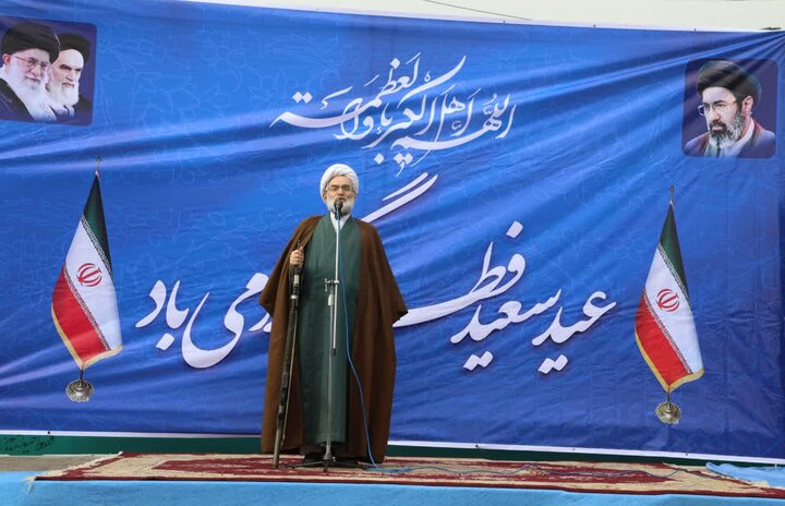 تصاویر/ اقامه نکاز باشکوه عید فطر در رشت