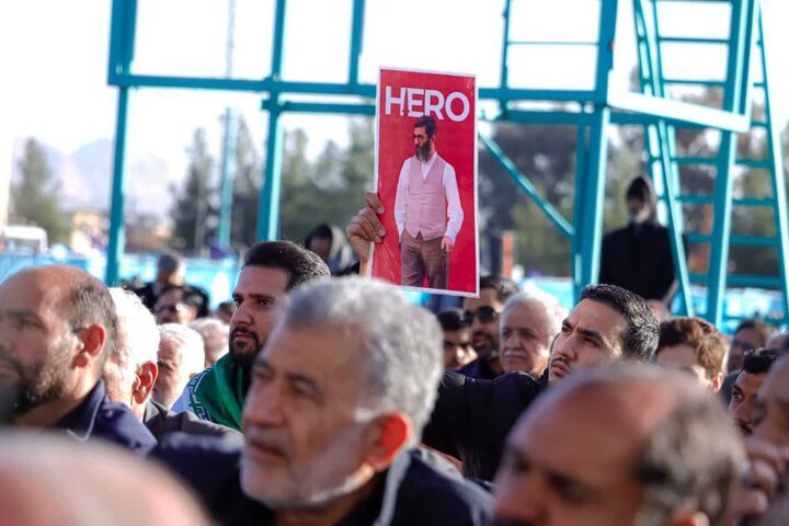 تصاویر/ اقامه نماز عید سعید فطر در شهر کرمان