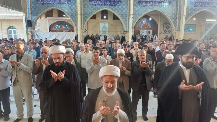 تصاویر/ اقامه نماز عید فطر در بندر ریگ