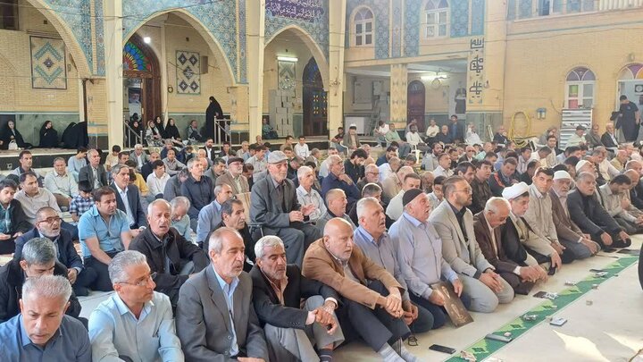 تصاویر/ اقامه نماز عید فطر در بندر ریگ