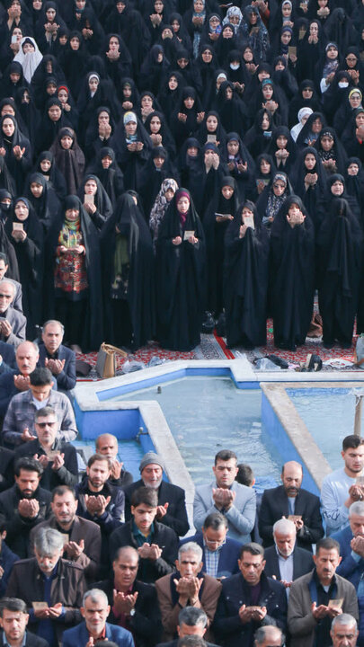 تصاویر/ نماز عید سعید فطردر آستان مقدس هلال بن علی(ع)آران وبیدگل