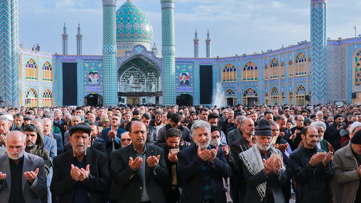 تصاویر/ نماز عید سعید فطردر آستان مقدس هلال بن علی(ع)آران وبیدگل