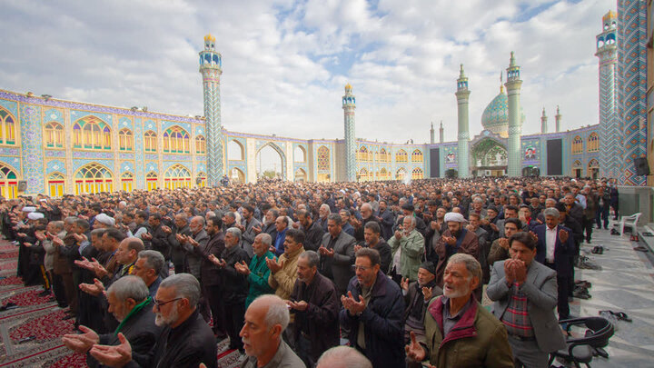 تصاویر/ نماز عید سعید فطردر آستان مقدس هلال بن علی(ع)آران وبیدگل