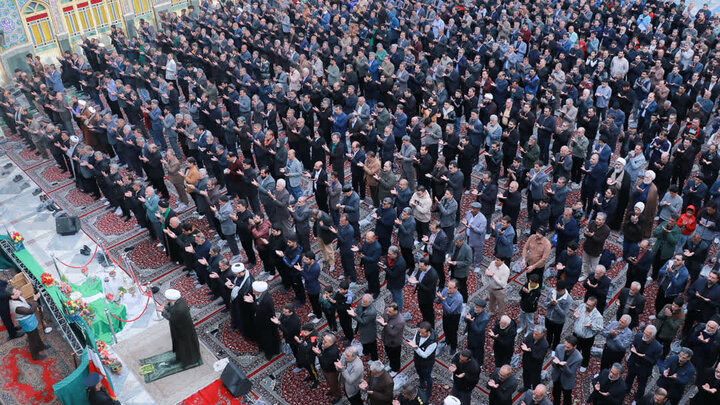 تصاویر/ نماز عید سعید فطردر آستان مقدس هلال بن علی(ع)آران وبیدگل