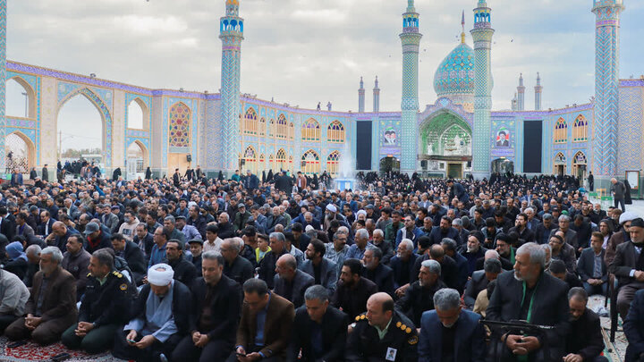 تصاویر/ نماز عید سعید فطردر آستان مقدس هلال بن علی(ع)آران وبیدگل