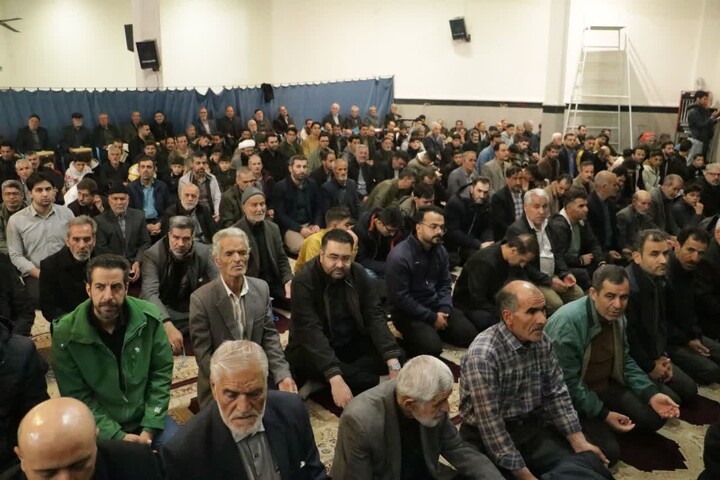 تصاویر / اقامه نماز عید سعید فطر در لالجین