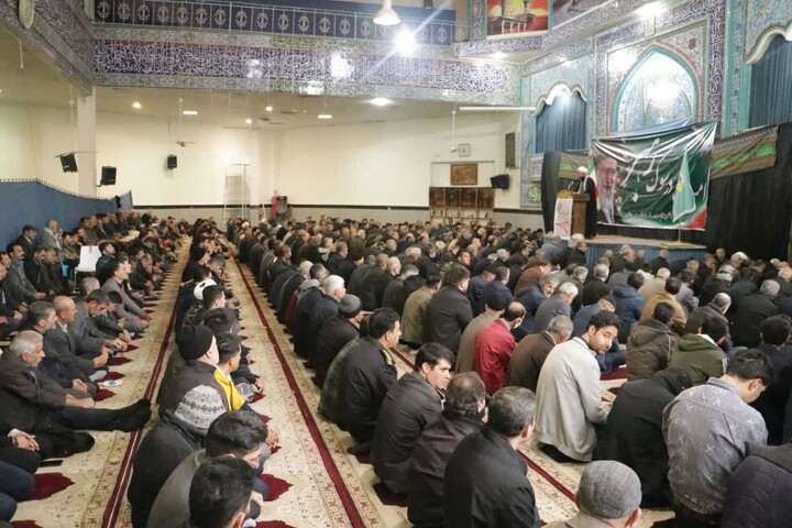 تصاویر / اقامه نماز عید سعید فطر در لالجین