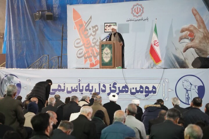 تصاویر/ اقامه نماز عید سعید فطر در مصلی امیرالمؤمنین علی(ع) سمنان