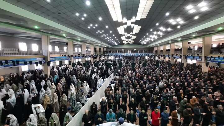 تصاویر/اقامه نماز عید فطر در خمین