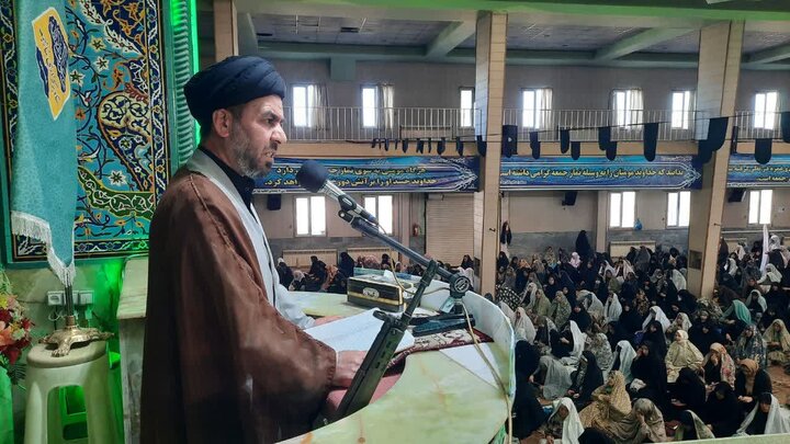 تصاویر/اقامه نماز عید فطر در خمین