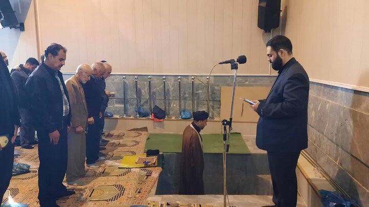 تصاویر/اقامه نماز عید فطر در خمین