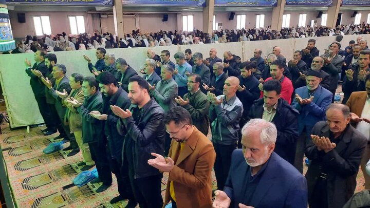 تصاویر/اقامه نماز عید فطر در خمین