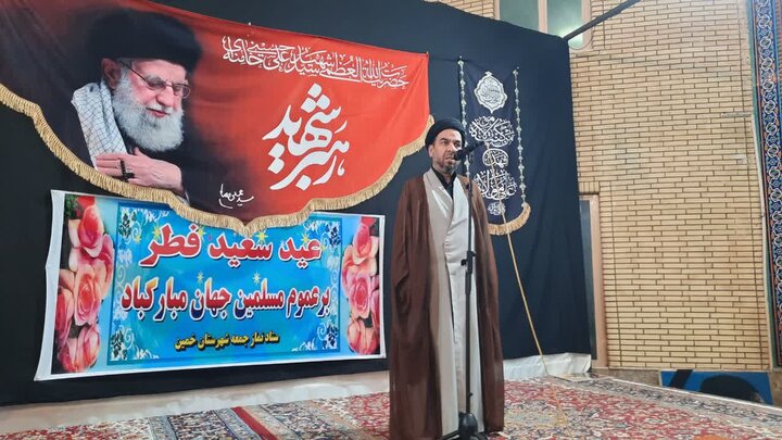 تصاویر/اقامه نماز عید فطر در خمین