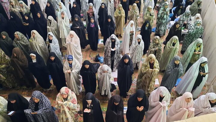 تصاویر/اقامه نماز عید فطر در خمین