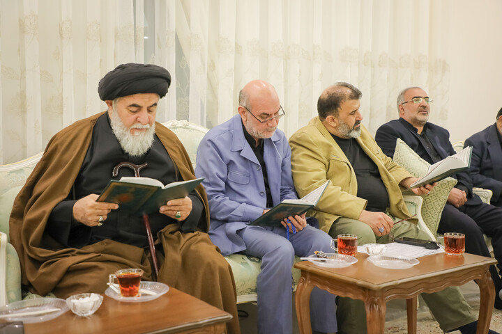 تصاویر/ تکریم و دیدار اهالی رسانه قم با خانواده شهید دکتر علی لاریجانی