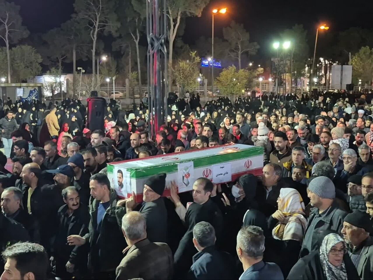 لحظات پایانی سال ۱۴۰۴ نائین در فراق رهبر شهید با دلی پر از اندوه گذشت