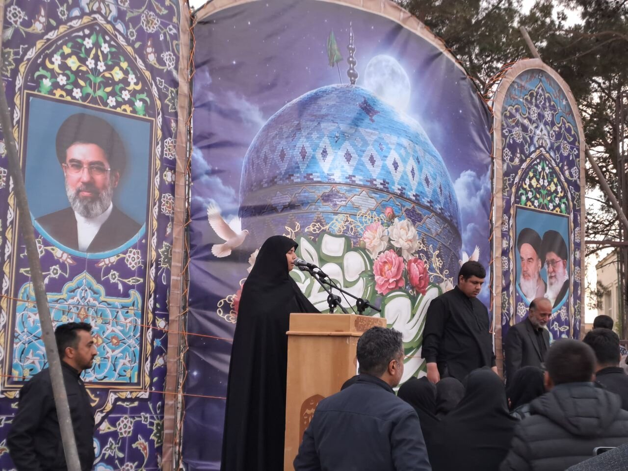 لحظات پایانی سال ۱۴۰۴ نائین در فراق رهبر شهید با دلی پر از اندوه گذشت