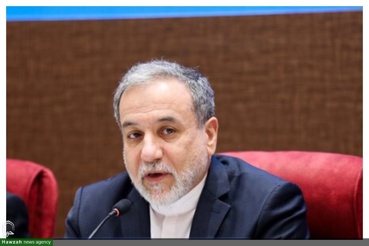 Iran's Foreign Minister Warns UK PM: ‘You Are Endangering British Lives’