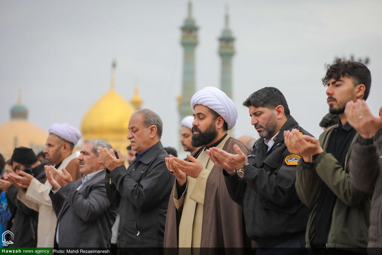 تصاویر/ اقامه نماز عید فطر در حرم حضرت معصومه (سلام‌الله‌علیها)