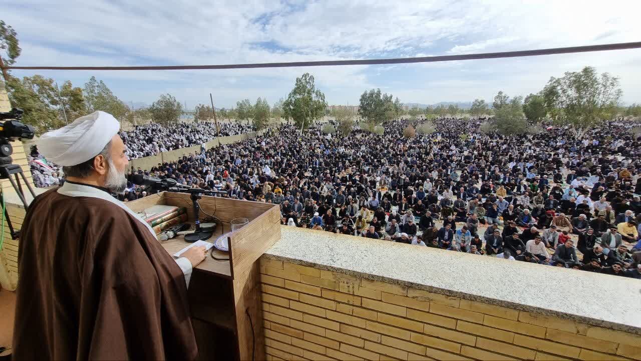 اراده ملت ایران هیمنه پوشالی استکبار جهانی را با خاک یکسان کرد