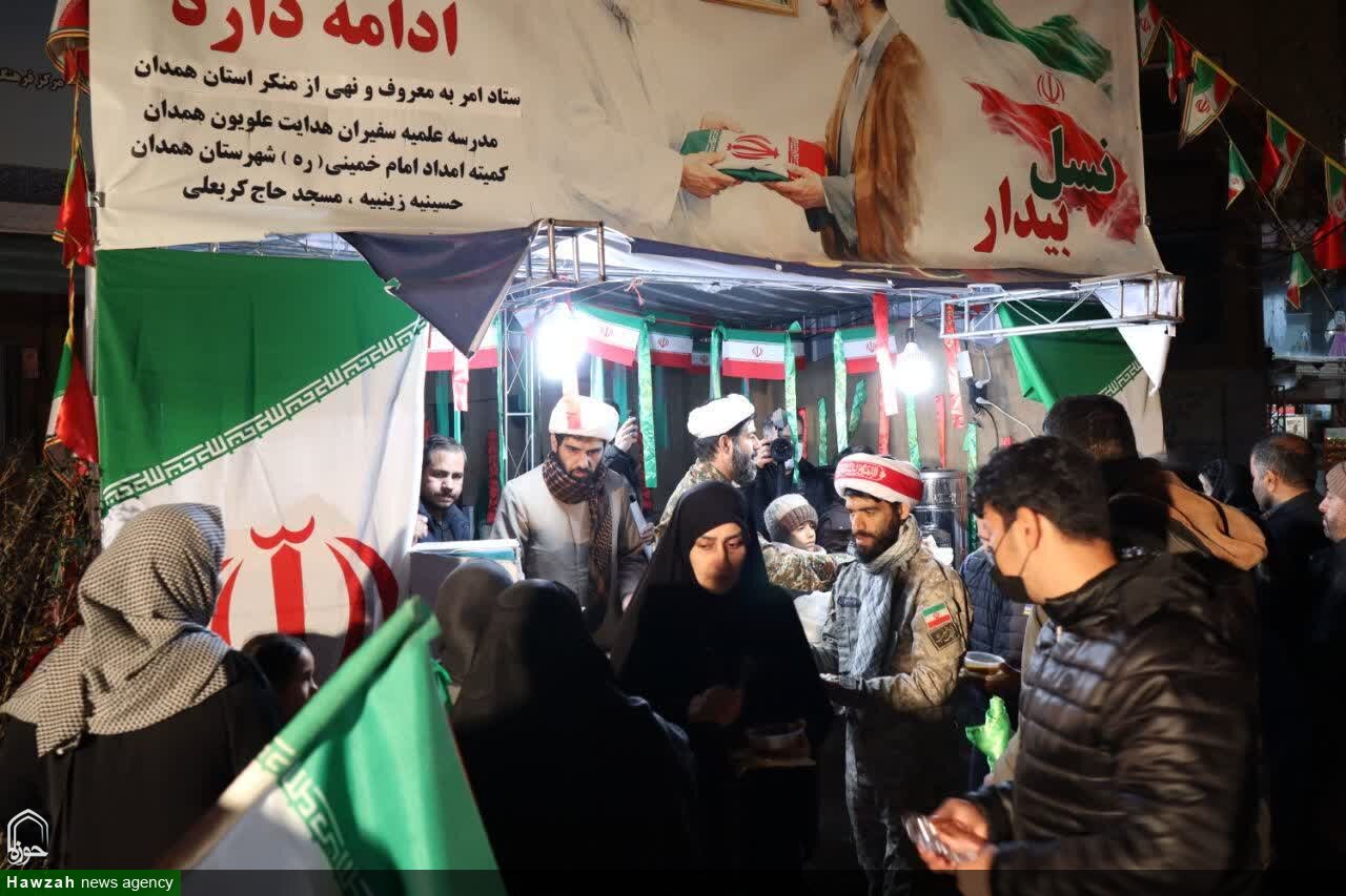 فیلم | فعالیت طلاب مدرسه علمیه سفیران هدایت همدان در غرفه نسل بیدار