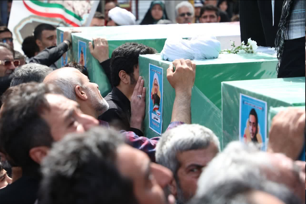 پیکر پاک ۵ شهید جنگ رمضان در سمنان تشییع شد