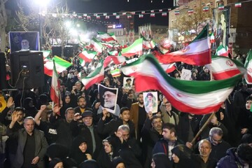 تصاویر/ وداع با پیکر پاک ۵ شهید تجاوز رژیم صهیونیستی و آمریکای جنایتکار به سمنان