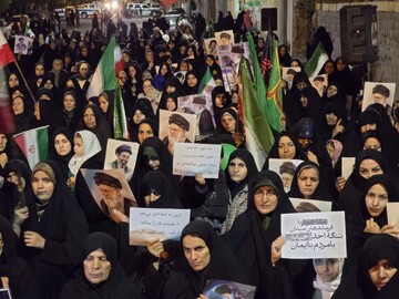 تصاویر/  بیعت با آیت الله سیدمجتبی خامنه ای در بهاباد