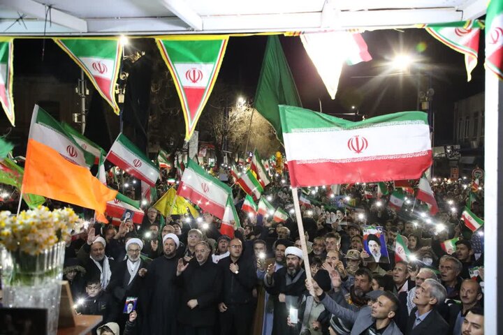 تصاویر/ حضور پرشور مردم ارومیه در خیابانی ها در حمایت از نظام اسلامی در بیست و یکمین روز از جنگ رمضان