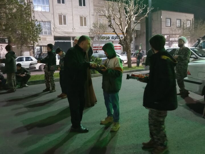 تصاویر/ حضور طلاب و روحانیون مدرسه علمیه جعفریه پیشوا در میدان خدمت رسانی به مردم
