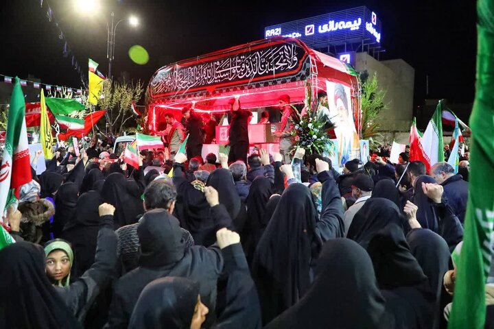 تصاویر/ وداع با پیکر پاک ۵ شهید تجاوز رژیم صهیونیستی و آمریکای جنایتکار به سمنان