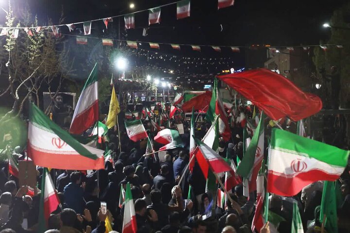 تصاویر/ وداع با پیکر پاک ۵ شهید تجاوز رژیم صهیونیستی و آمریکای جنایتکار به سمنان