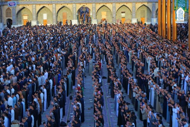 برپایی نماز عید فطر در حرم امامین کاظمین (علیهما السلام)