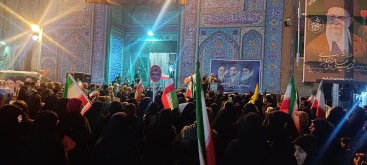 تصاویر/  بیست و یکمین شب حضور پرشور مردم ولایتمدار قرچک در تجدید بیعت با آرمان‌های انقلاب