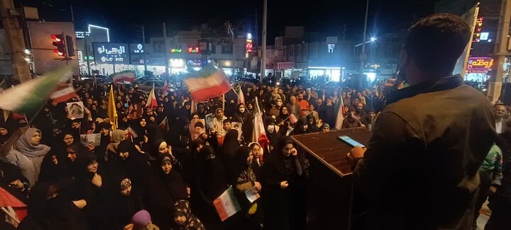 تصاویر/  بیست و یکمین شب حضور پرشور مردم ولایتمدار قرچک در تجدید بیعت با آرمان‌های انقلاب