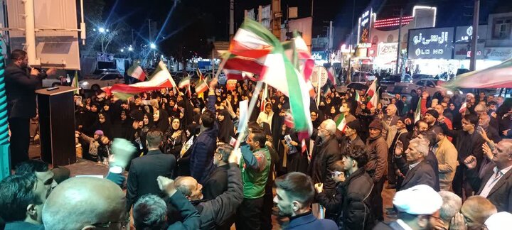 تصاویر/  بیست و یکمین شب حضور پرشور مردم ولایتمدار قرچک در تجدید بیعت با آرمان‌های انقلاب
