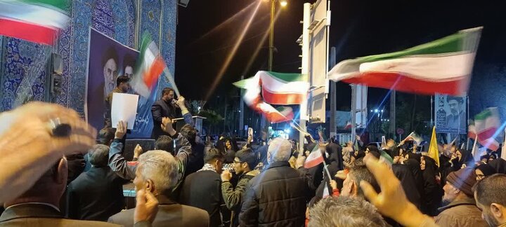تصاویر/  بیست و یکمین شب حضور پرشور مردم ولایتمدار قرچک در تجدید بیعت با آرمان‌های انقلاب