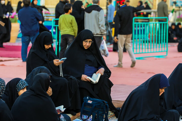 تصاویر/ پرجمعیت ترین موکب شب و روز در یزد از جنگ رمضان تا کنون