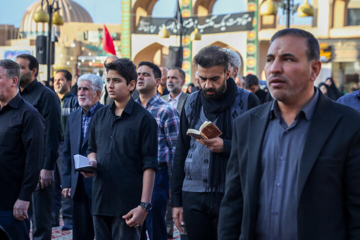 تصاویر/ پرجمعیت ترین موکب شب و روز در یزد از جنگ رمضان تا کنون